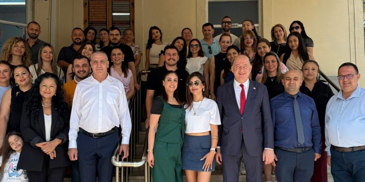 Sağlık Bakanı Dinçyürek, Kurban Bayramı dolayısıyla bakanlık personeli ile bayramlaştı