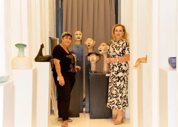 Cumhurbaşkanı Ersin Tatar’ın eşi Sibel Tatar, “Topraktan Hikayeler” sergisini ziyaret etti