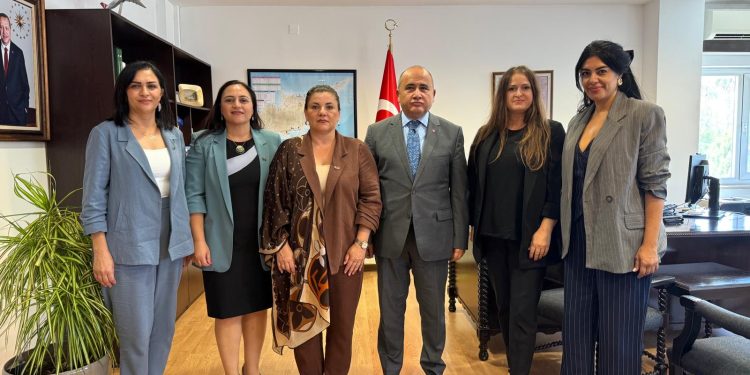 İş Kadınları Derneği’nden Türkiye Cumhuriyeti Lefkoşa Büyükelçisi Başçeri’ye nezaket ziyareti