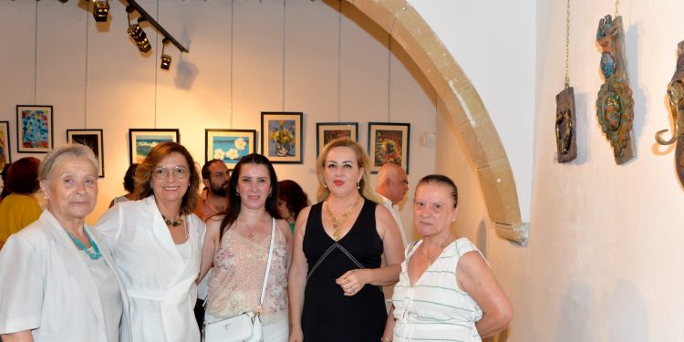 Cumhurbaşkanı Tatar’ın eşi Sibel Tatar, “İzler” isimli serginin açılışına katıldı