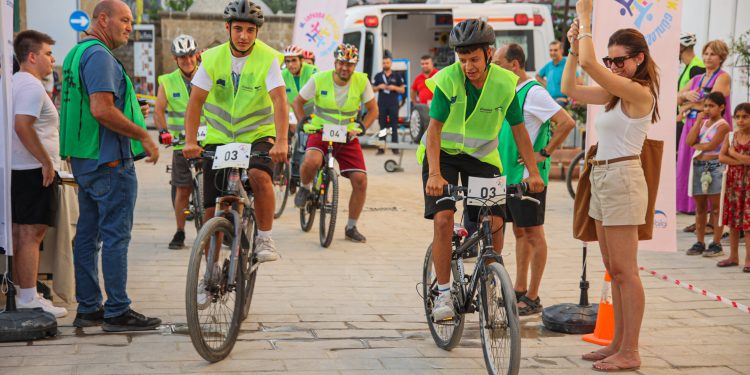 Lefkoşa’da “Velesbitnan Surlarçi Hazine Avı Yarışması” yapıldı