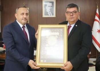 Maliye Bakanı Berova, KKTC Din İşleri Başkanı Moral’ı kabul etti