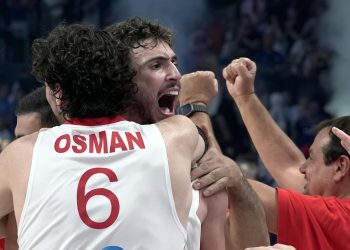 Namağlup 12 Dev Adam, EUROBASKET 2025'te son 16'da