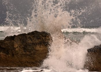 Karada ve denizlerde fırtınamsı rüzgar bekleniyor