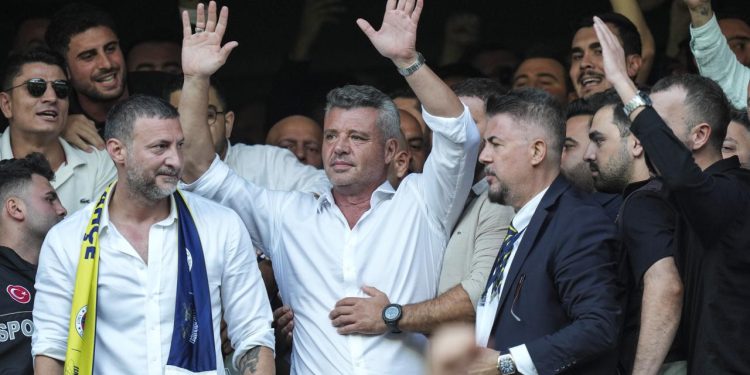 Fenerbahçe'nin yeni başkanı belli oldu