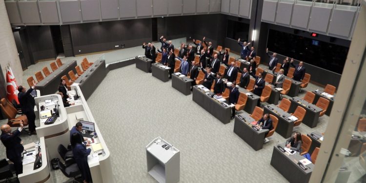 Meclis, “Kıbrıs Sorununa İki Devletli Çözüm Konusunda Karar Önerisi”ni oy çokluğuyla kabul etti