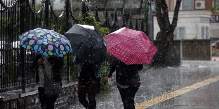 Yer yer sağanak yağmur bekleniyor