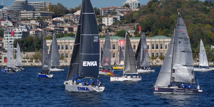 Cumhurbaşkanlığı Yat Yarışları Cumhuriyet Kupası etabının startı İstanbul'dan verildi