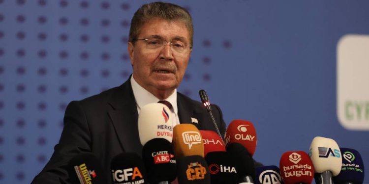 Üstel: İki devletli çözümden taviz yok