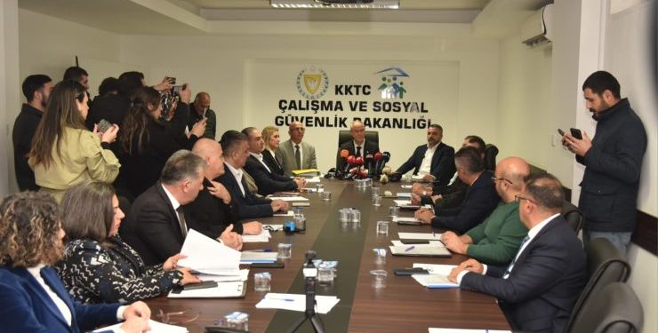 İtirazlar nedeniyle asgari ücret Komisyon’a iade edildi