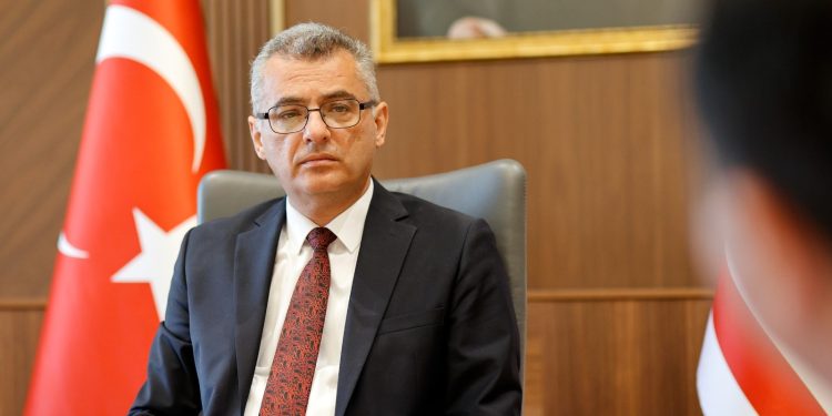 Erhürman: Türk Bayrağının İndirilmesi Kabul Edilemez Bir Provokasyondur