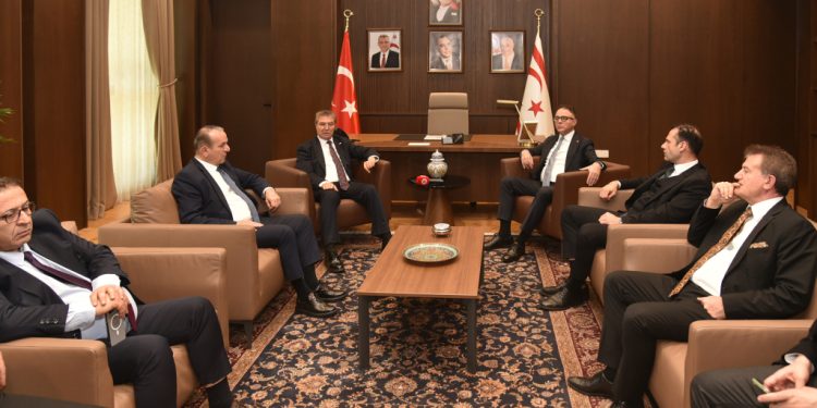 Üstel: Mayıs’ta referanduma gidilmesi için verimli bir toplantı yaptık