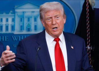 Trump, tüm ülkelere yüzde 10 tarife uygulanmasına ilişkin kararı imzaladı