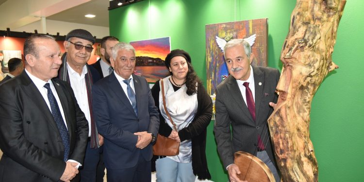 “Uluslararası Ahşap Heykel Sempozyumu” sergisi sanatseverlerin beğenisine sunuldu