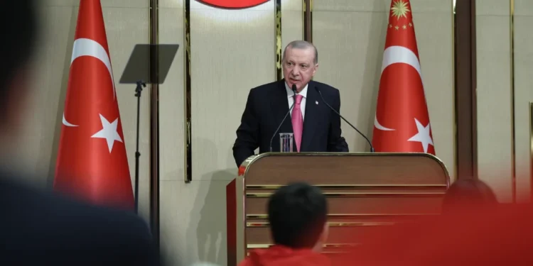 Aranıza nifak sokulmasına müsaade etmeyin