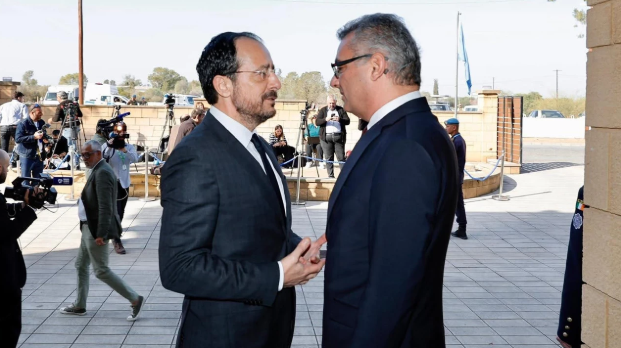 Çelişkili mesajlar Kıbrıs görüşmelerinde güveni zedeliyor