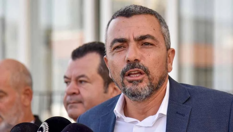 Akaryakıt zammı halkın yükünü artırıyor