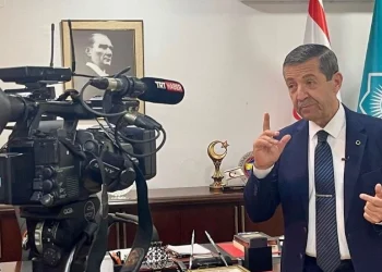 Rum Yönetiminin aşırı silahlanma politikası adayı tehlikeye attı