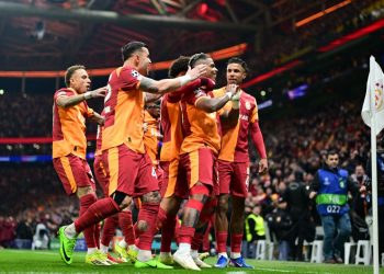 Galatasaray, İngiltere'ye avantajla gidiyor