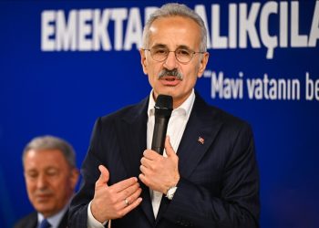 Hürmüz Boğazı’nda 15 Türk sahipli gemi var