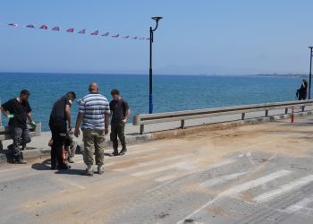 Lefke Belediyesi, Ecevit Caddesi’nde çöken yolu onardı