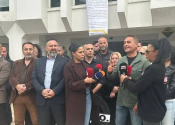Sendikalar KTTO önünde: Gökçebel’den çağrı; Üyelerimiz Deniz Plaza’dan alışveriş yapmasın