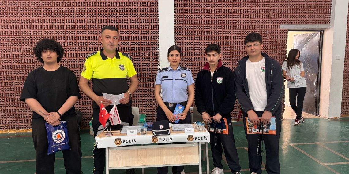 GİRNE ANAFARTALAR LİSESİNDEKİ KARİYER GÜNÜNDE POLİS MESLEĞİ TANITILDI …