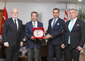 Dışişleri Bakanı Ertuğruloğlu, USKAİD heyetini kabul etti