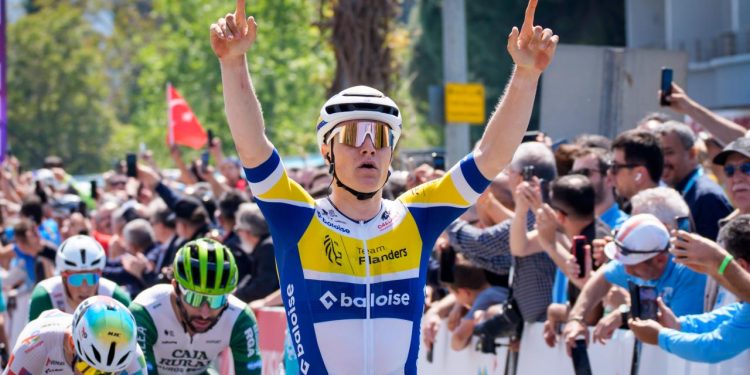 61. Cumhurbaşkanlığı Türkiye Bisiklet Turu’nun ilk etabını Crabbe kazandı