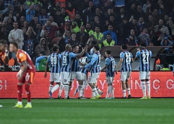 Zirvede yarış kızıştı