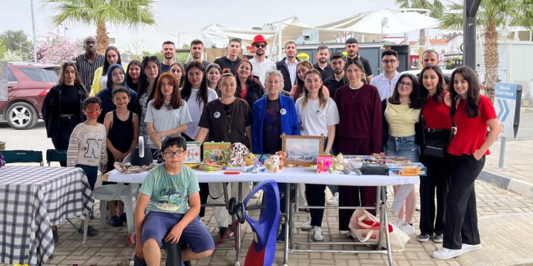 Hemşirelik ve diyetisyenlik öğrencileri yararına kermes