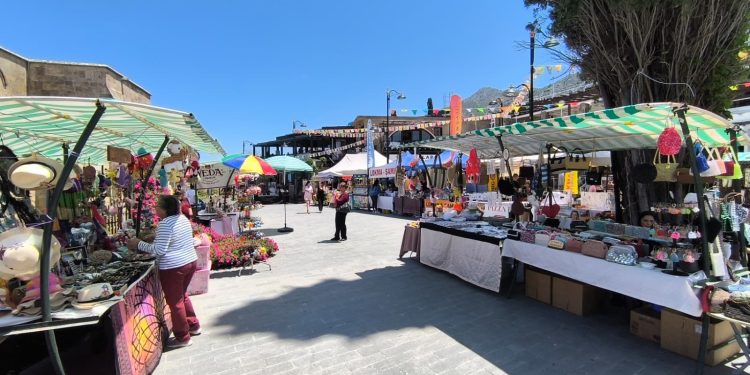 21. Kıbrıs İpek Koza Festivali başladı
