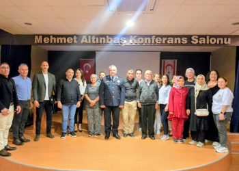 Polis Genel Müdürlüğü ile Milli Eğitim Bakanlığı’ndan öğrenci ebeveynlerine yönelik konferans