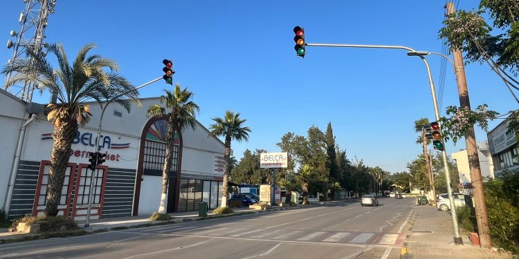 Gazeteci Abdi İpekçi Caddesi’ne trafik ışıkları konuldu