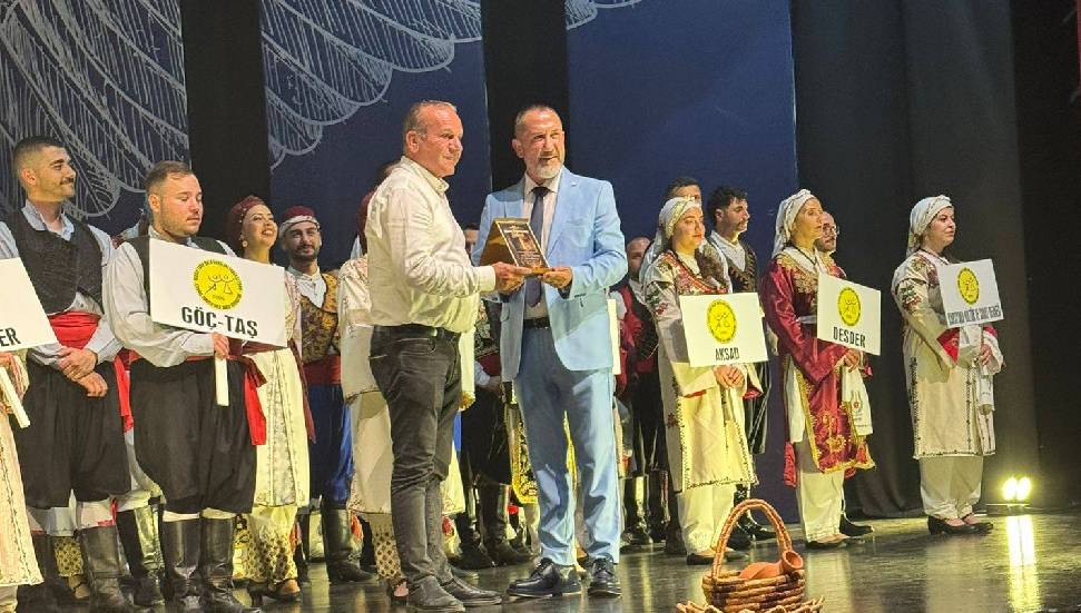 Ataoğlu, “11. Halk Dansları Şöleni”ne katıldı