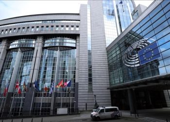 AB: Suriye’nin İçişleri ve Savunma bakanlarına yönelik yaptırımları kaldırma kararı aldık