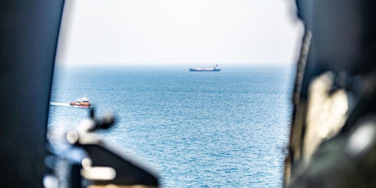 CENTCOM: İran, Kuveyt’e doğru balistik füze fırlattı
