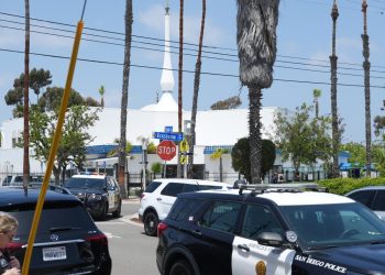 San Diego İslam Merkezi saldırısında hayatını kaybedenler için cenaze töreni düzenledi