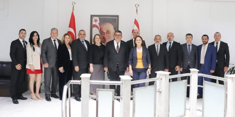 Maliye Bakanı Berova personeli ile bayramlaştı