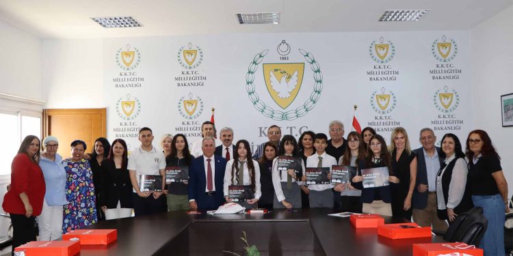 Ortaokul ve Liseler arası 6. Kısa Öykü Yarışması’nın ödülleri sahiplerini buldu