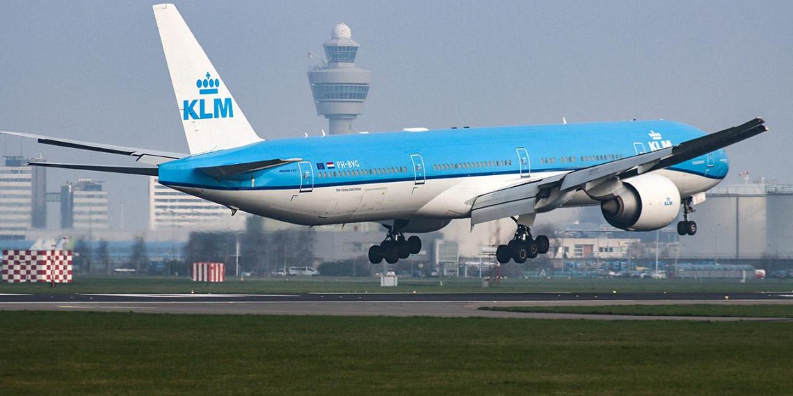 KLM kabin memuru hantavirüs şüphesiyle hastaneye kaldırıldı