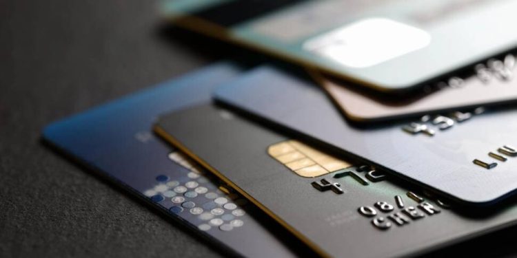 Merkez Bankası TL kredi kartı faizini düşürdü, döviz faizini artırdı