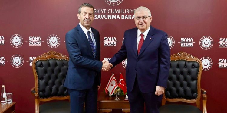 Dışişleri Bakanı Ertuğruloğlu, Türkiye Milli Savunma Bakanı Güler ile bir araya geldi
