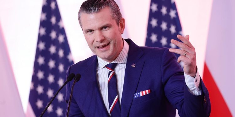 Hegseth, İran’la savaşın onaysız devam edebileceğini savundu