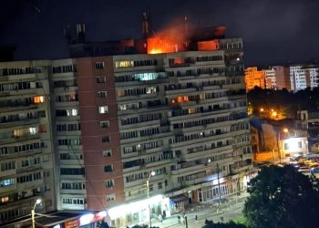 Romanya’da bir apartmana Rus İHA’sı düşmesi sonucu 2 kişi yaralandı