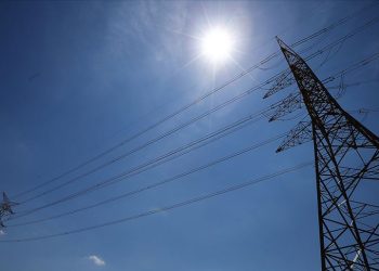 Üç ayrı bölgede elektrik kesintisi