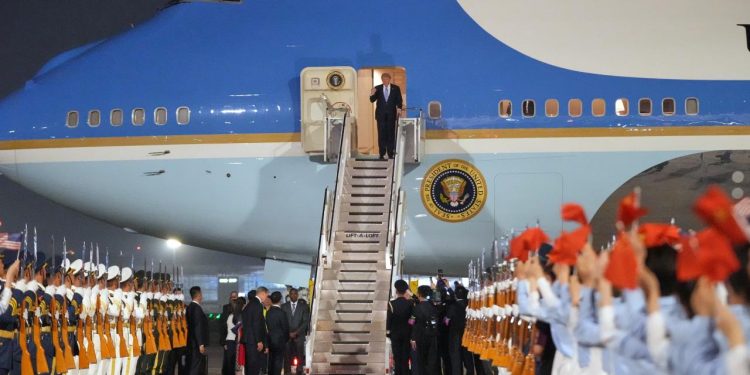 ABD Başkanı Trump, Çin’e ulaştı