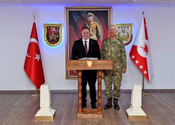 Meclis Başkanı Öztürkler, Korgeneral Topaloğlu’nu ziyaret etti