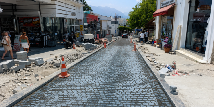 Şenkul: Çarşımızı daha güzel ve yaşanabilir hale getiriyoruz