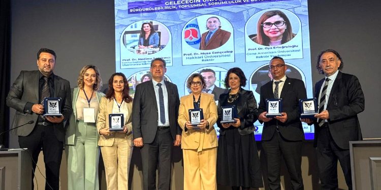DAÜ Toplumsal Duyarlılık Merkezi uluslararası kongrelerde temsil edildi